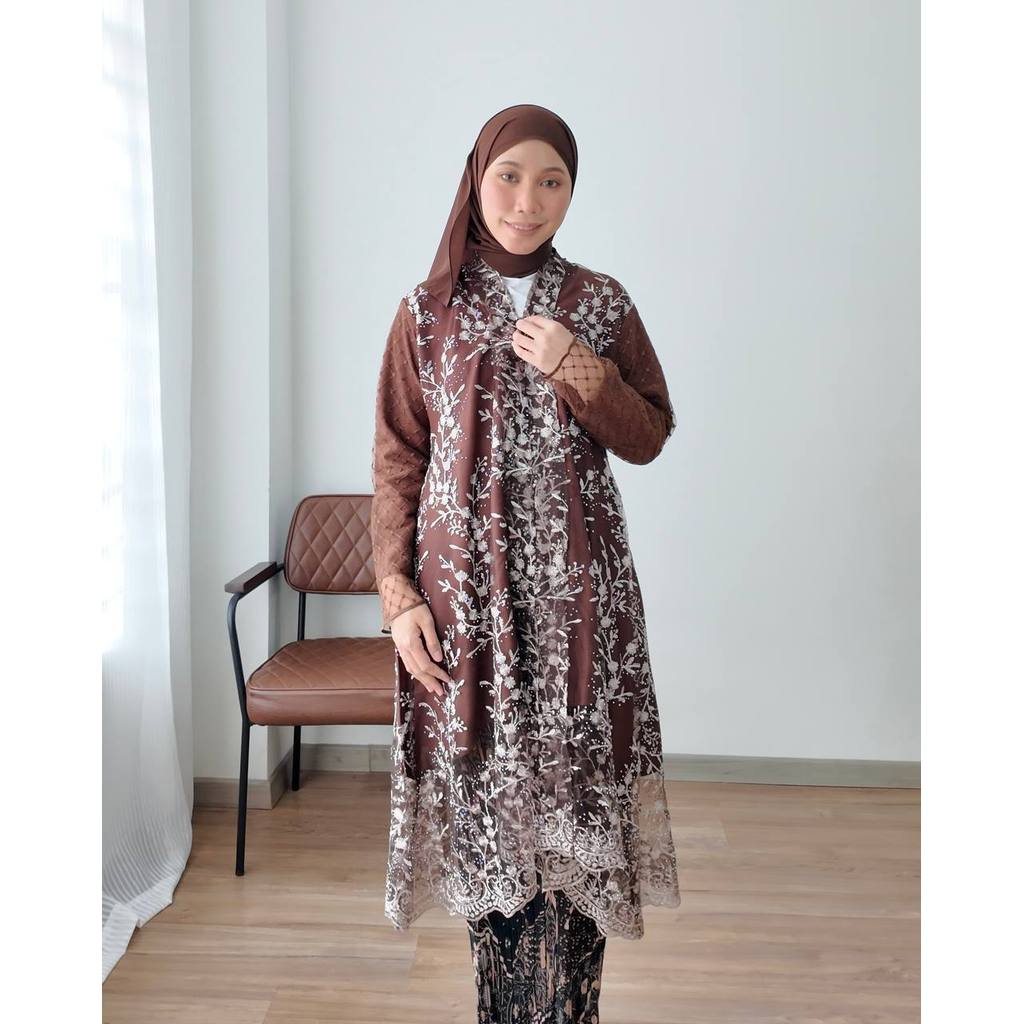 MUNA KEBAYA PETIKITA RAYA 2026