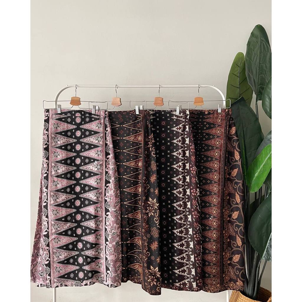 EMBUN SKIRT PETIKITA RAYA 2026