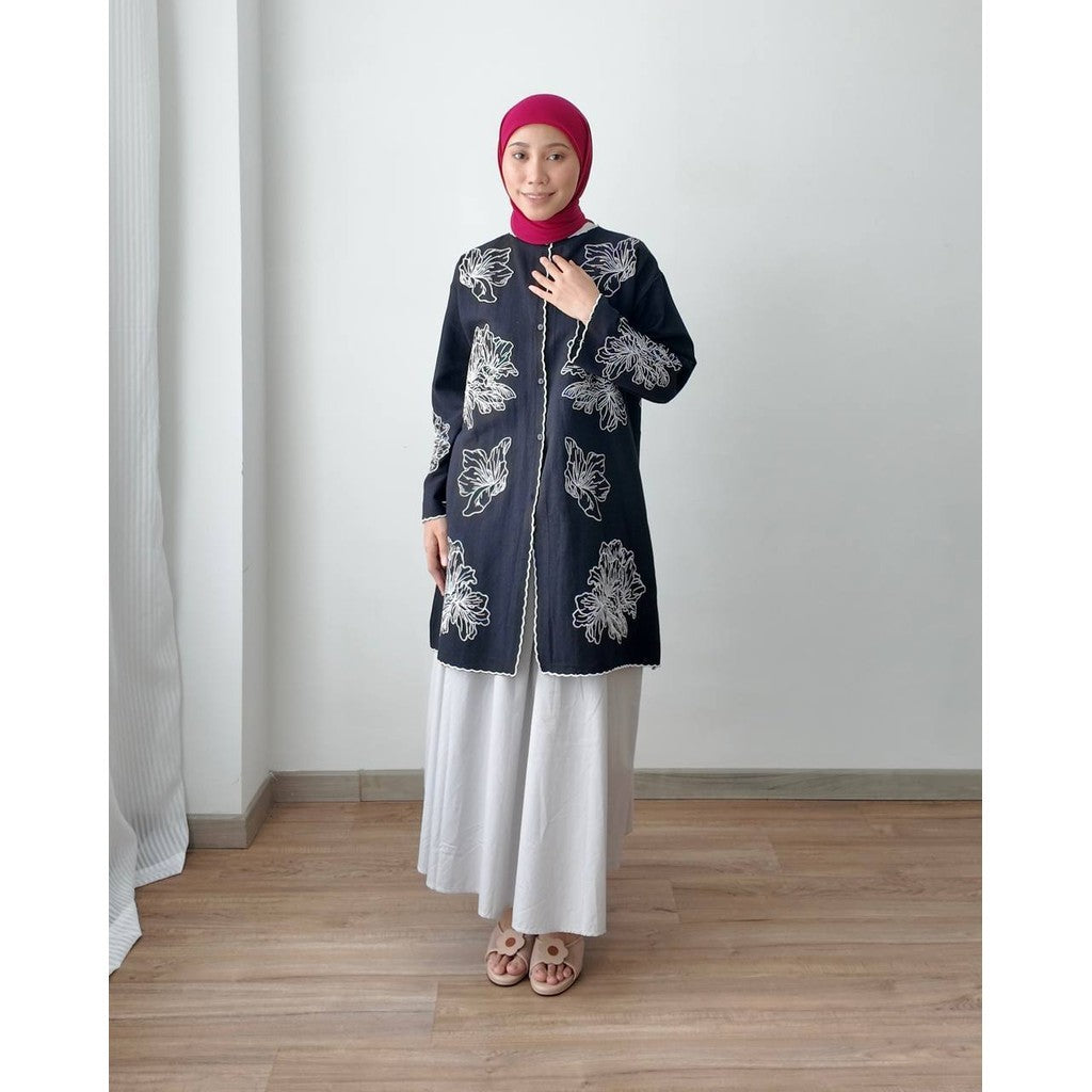 KAISARA BLAUS PETIKITA KASUAL