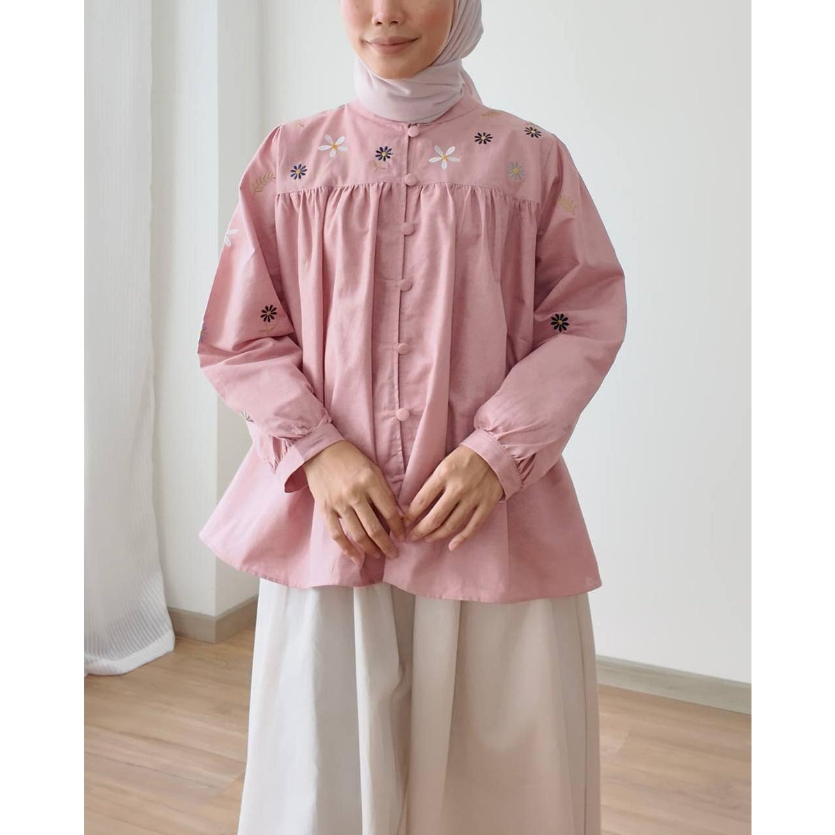 UTAMI BLOUSE 3.0 BY PETIKITA CASUAL