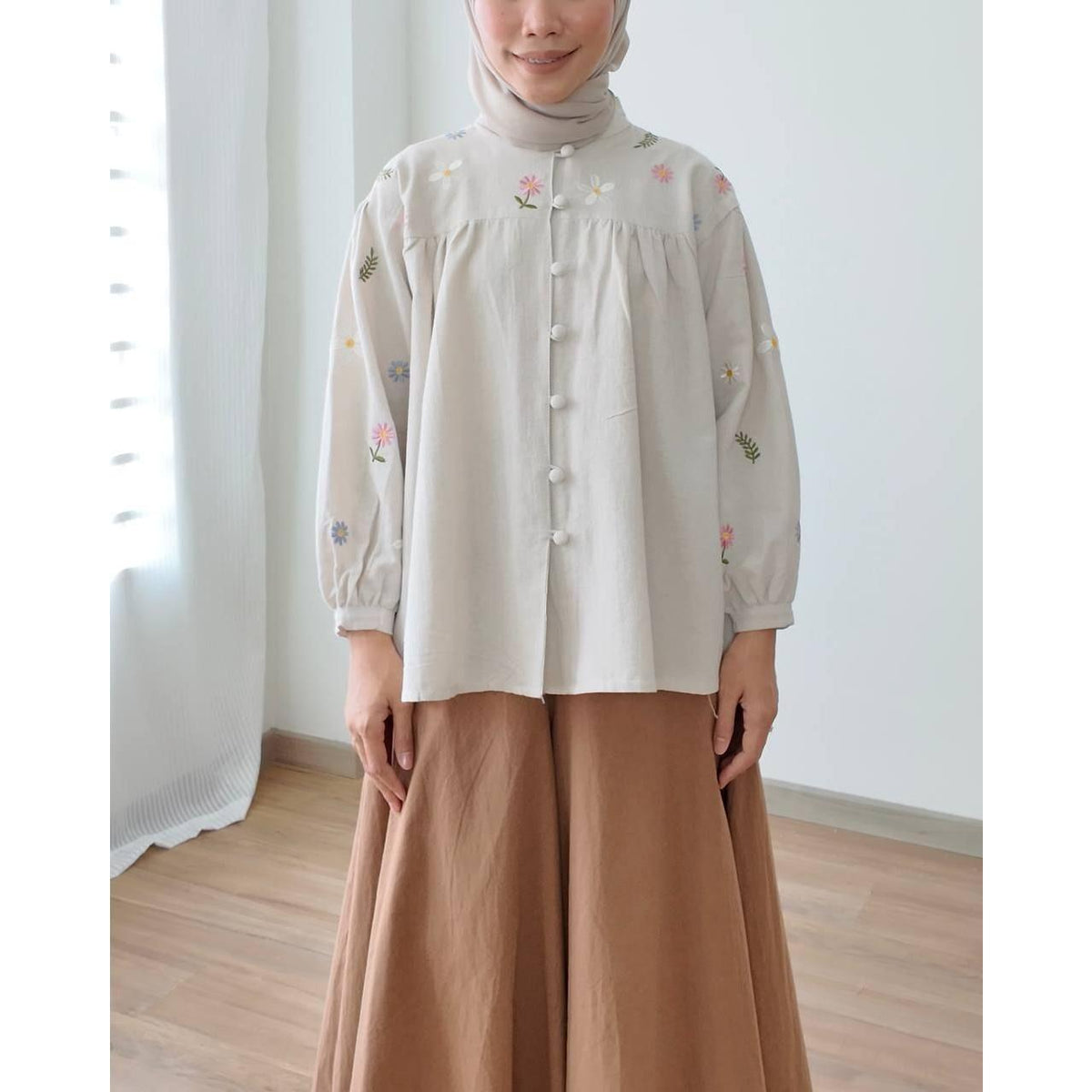 UTAMI BLOUSE 3.0 BY PETIKITA CASUAL