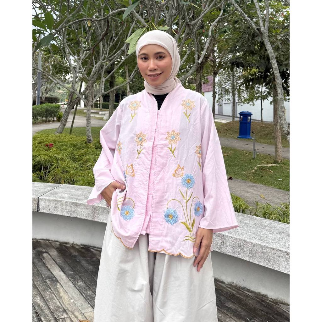 SERI AYU BLOUSE BY PETIKITA