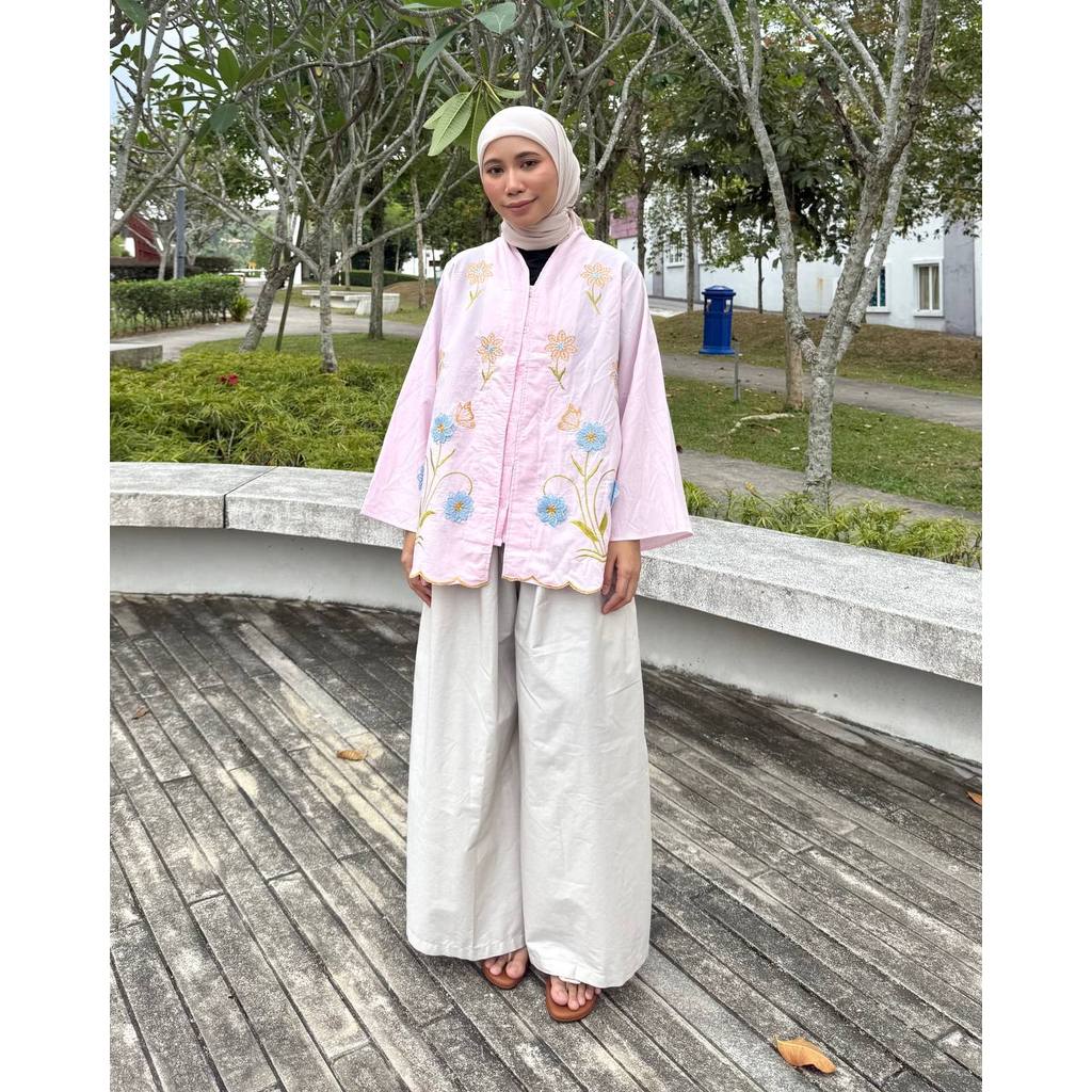 SERI AYU BLOUSE BY PETIKITA