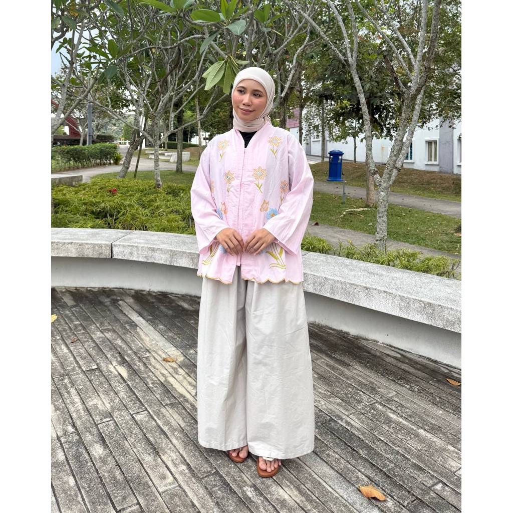 SERI AYU BLOUSE BY PETIKITA
