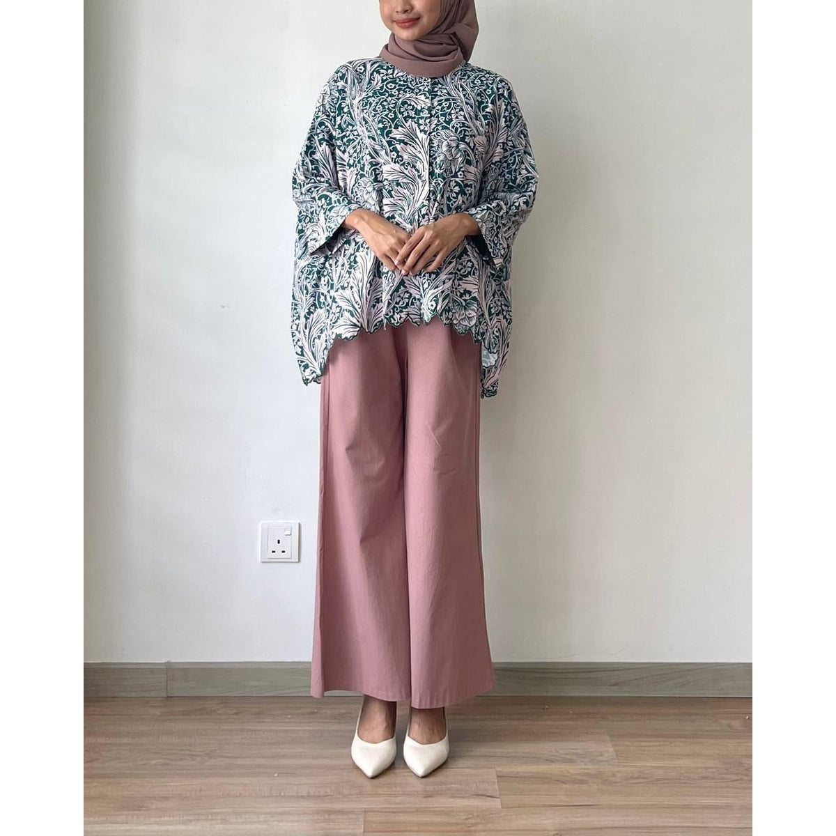 SALAMA BLOUSE BY PETIKITA