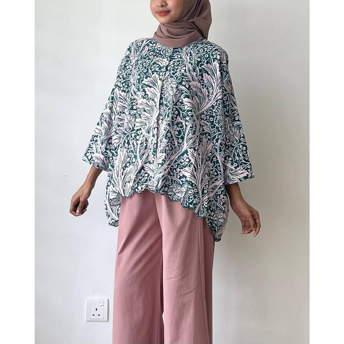 SALAMA BLOUSE BY PETIKITA