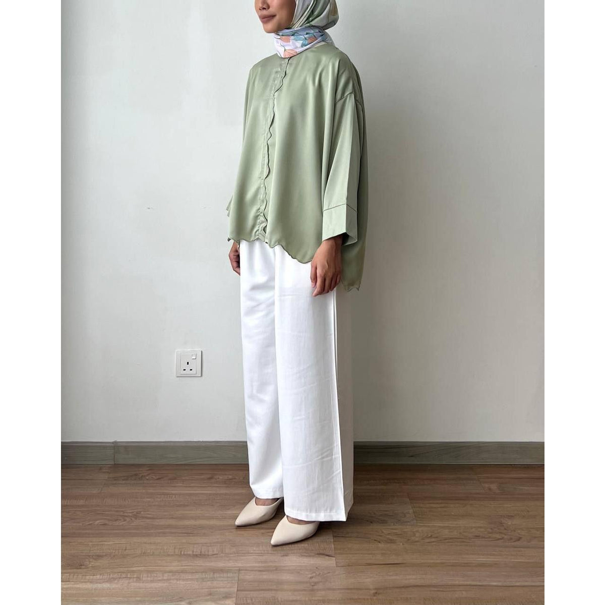 SAHMORA BLOUSE BY PETIKITA