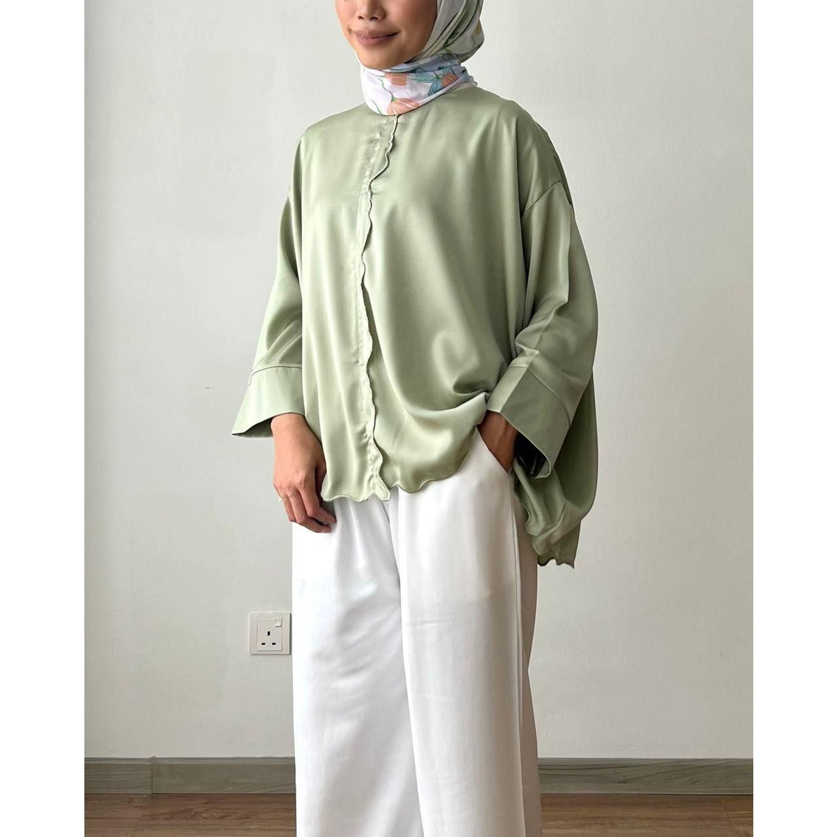 SAHMORA BLOUSE BY PETIKITA