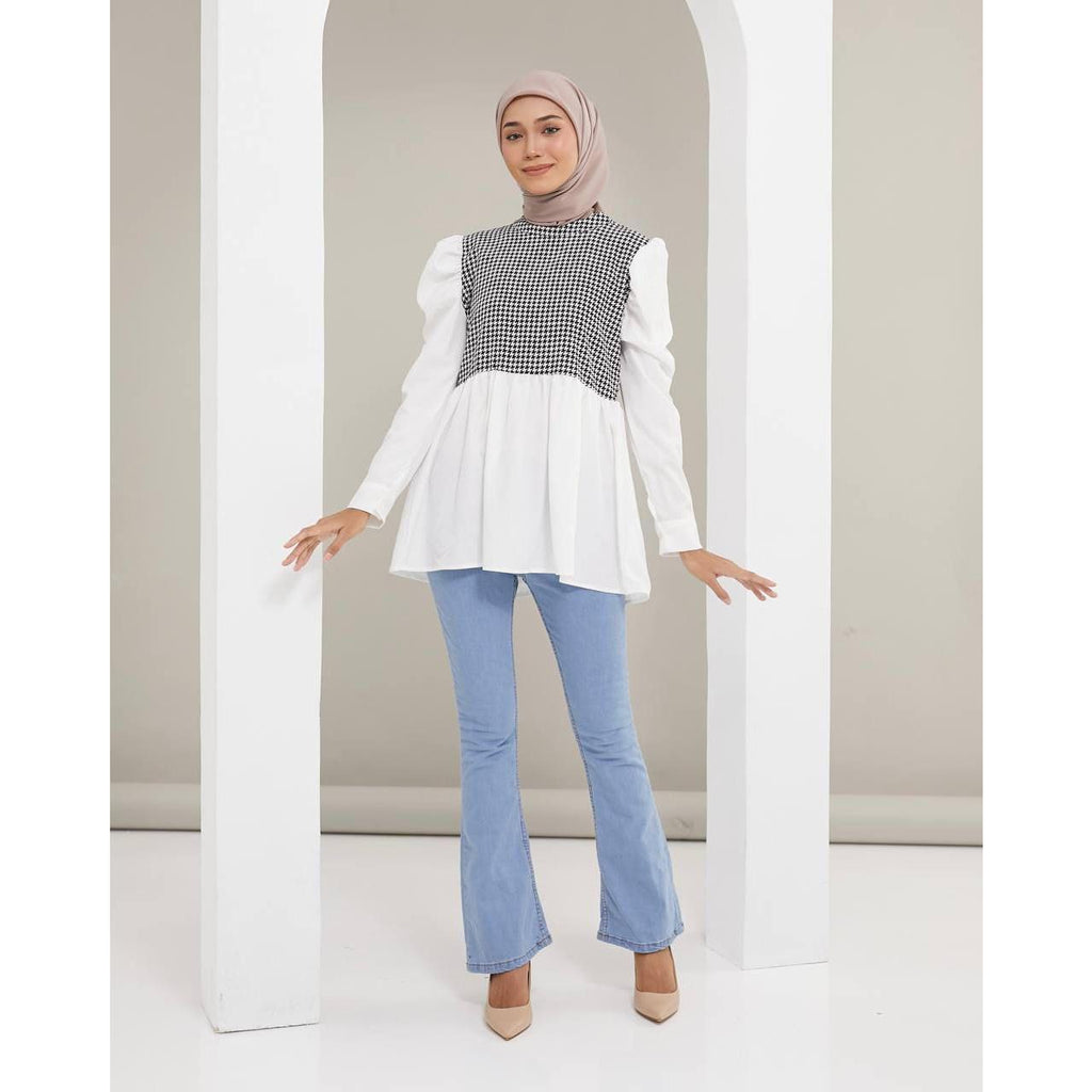 ODEYA TOPS BY PETIKITA