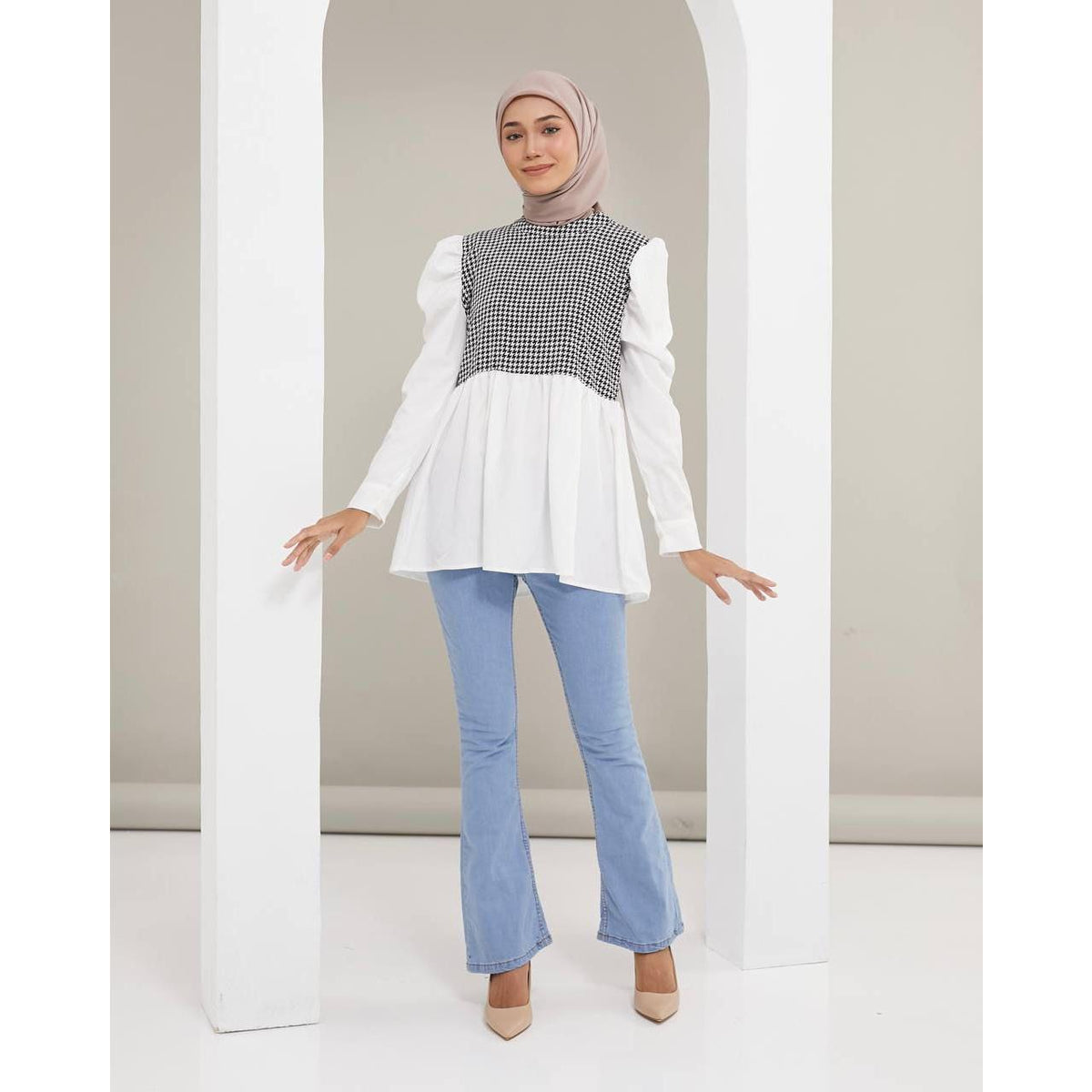 ODEYA TOPS BY PETIKITA