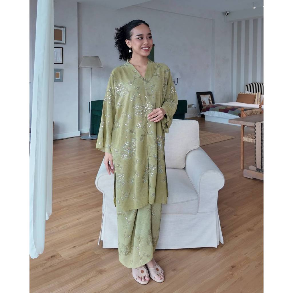 NADIRA KURUNG PETIKITA RAYA 2026
