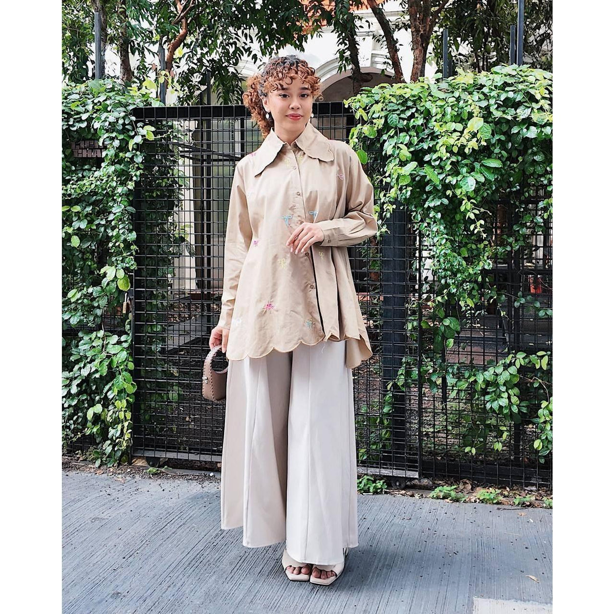MUTIA BLOUSE BY PETIKITAAAAA