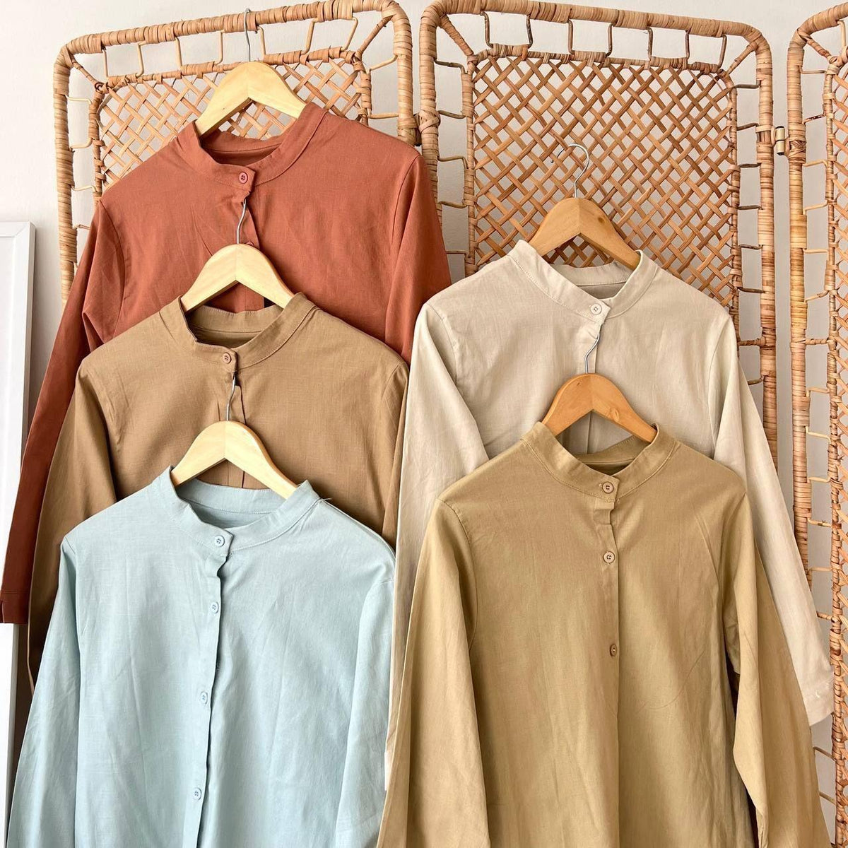 MELLO BLOUSE BY PETIKITAAAA