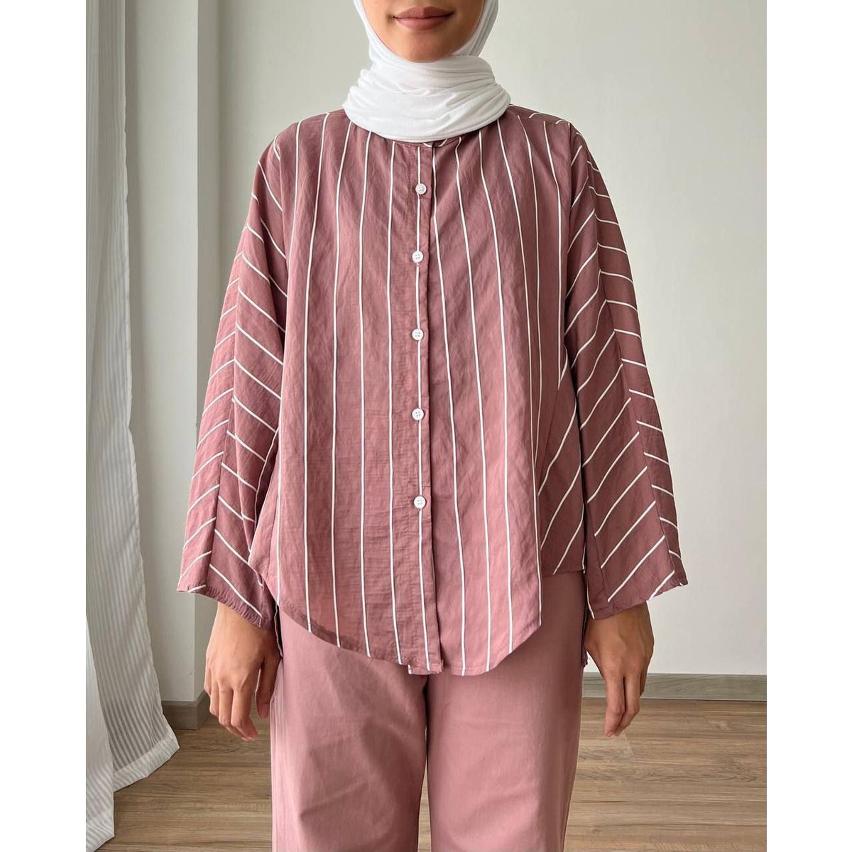 LEZY BLOUSE BY PETIKITA CASUAL