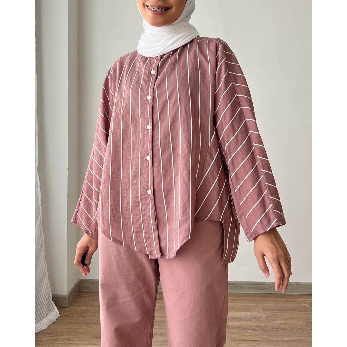 LEZY BLOUSE BY PETIKITA CASUAL