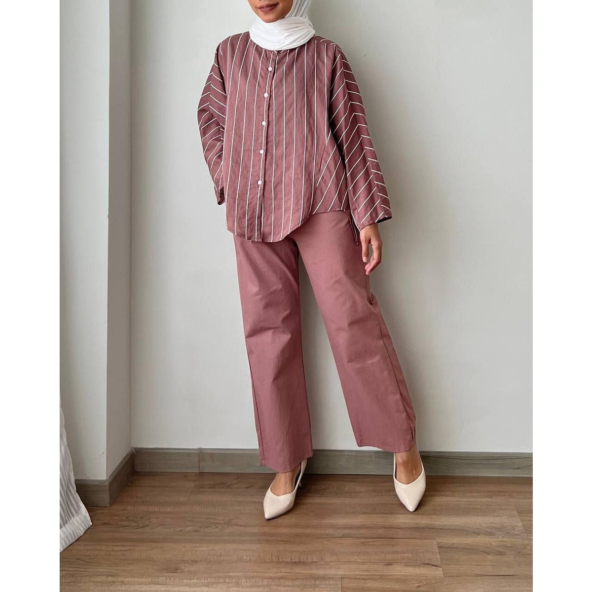 LEZY BLOUSE BY PETIKITA CASUAL