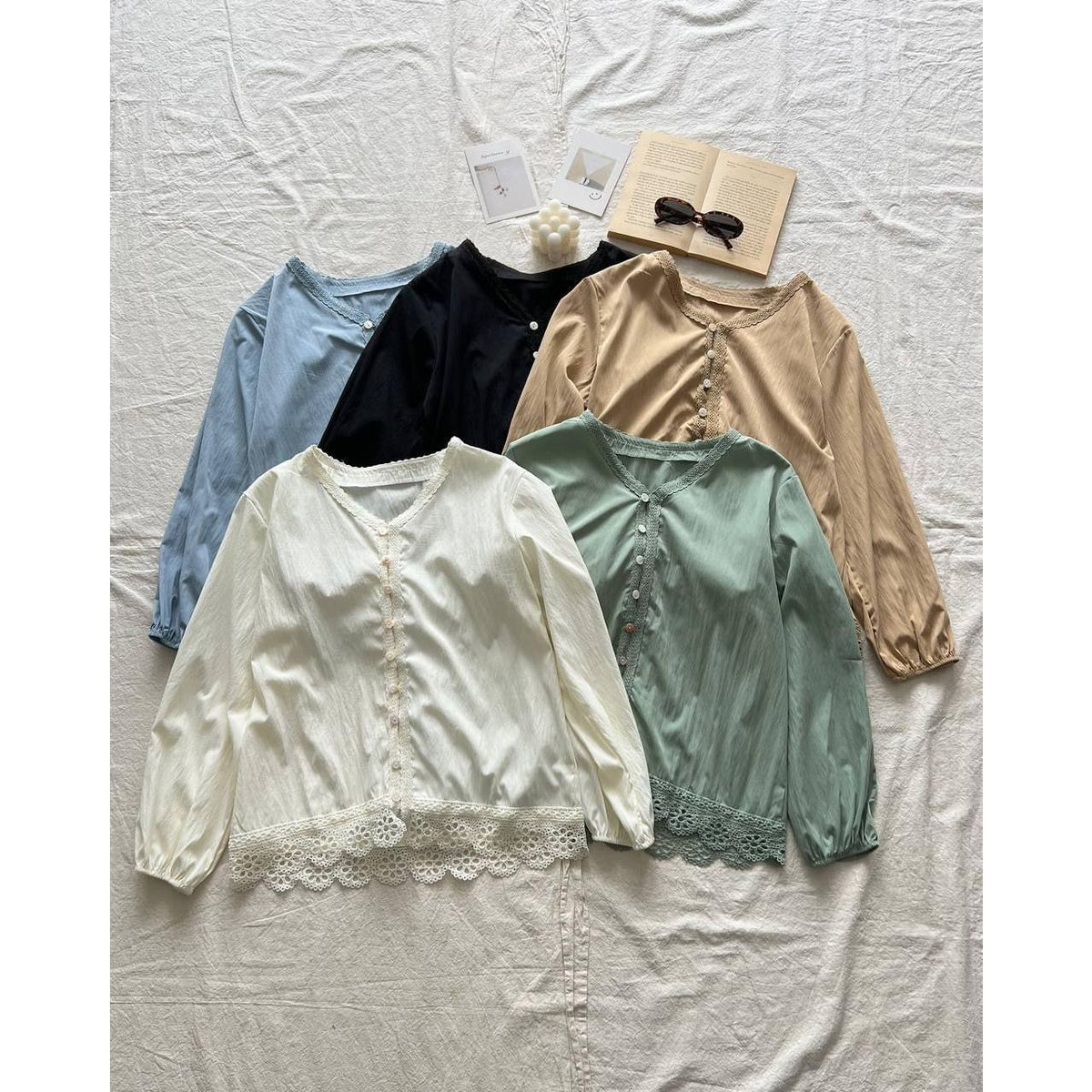 LEYSA BLOUSE BY PETIKITA CASUAL