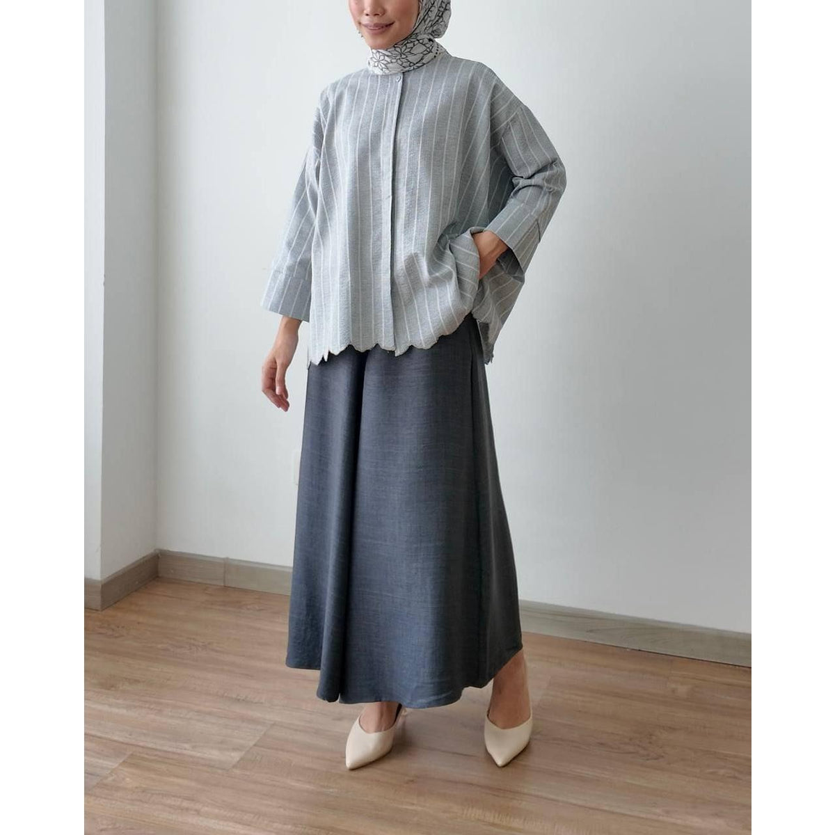 LEYNA BLOUSE BY PETIKITA CASUAL