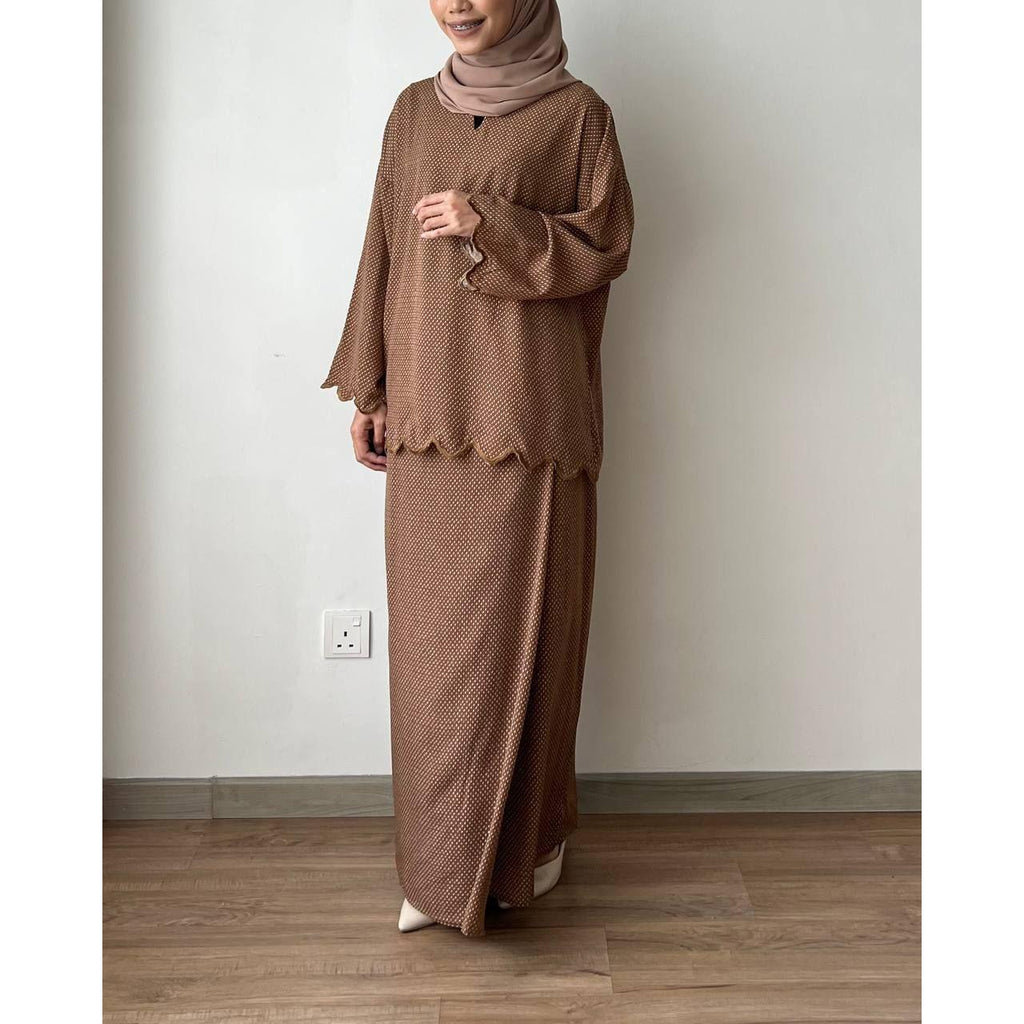 KUNTOM KURUNG BY PETIKITA