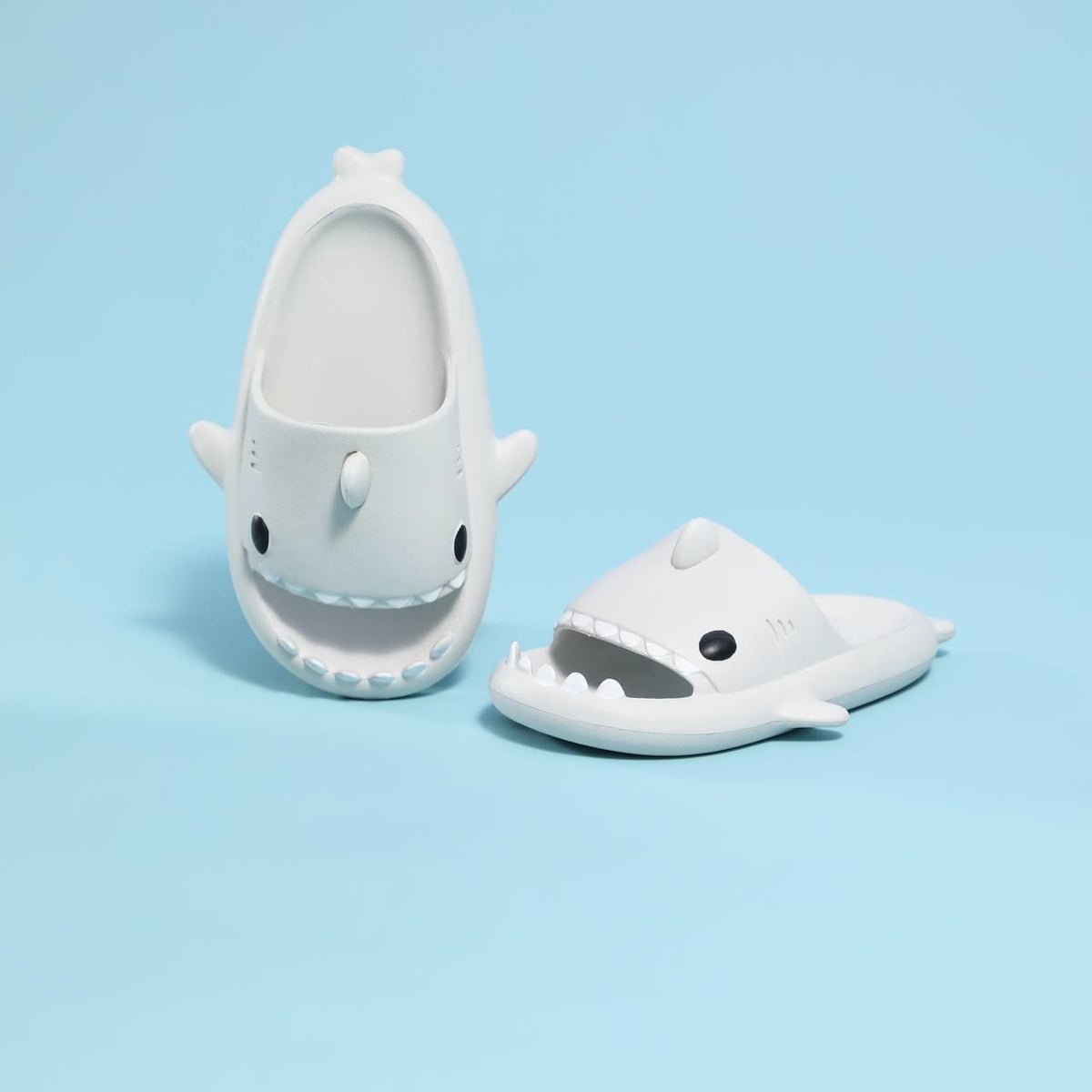 KIDS 3D SHARK SLIPPERS PLAIN