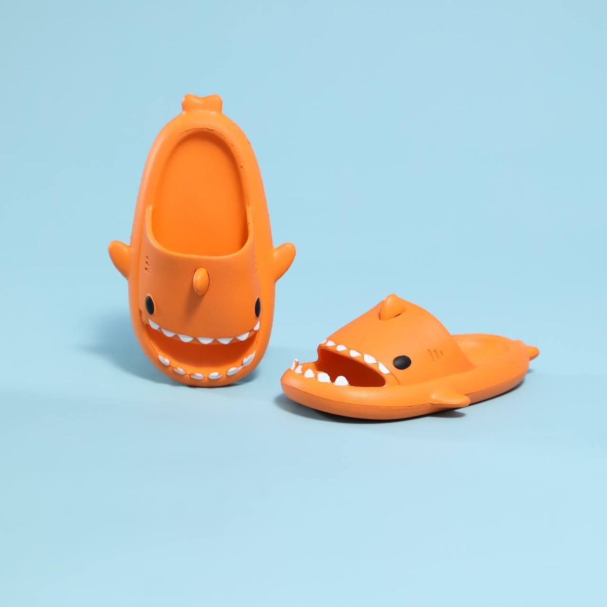 KIDS 3D SHARK SLIPPERS PLAIN