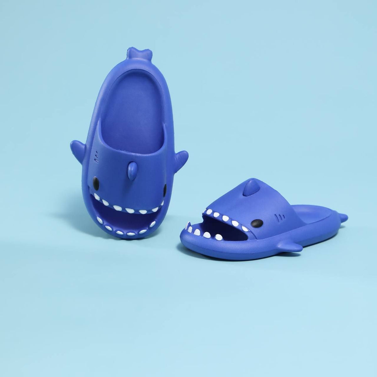 KIDS 3D SHARK SLIPPERS PLAIN