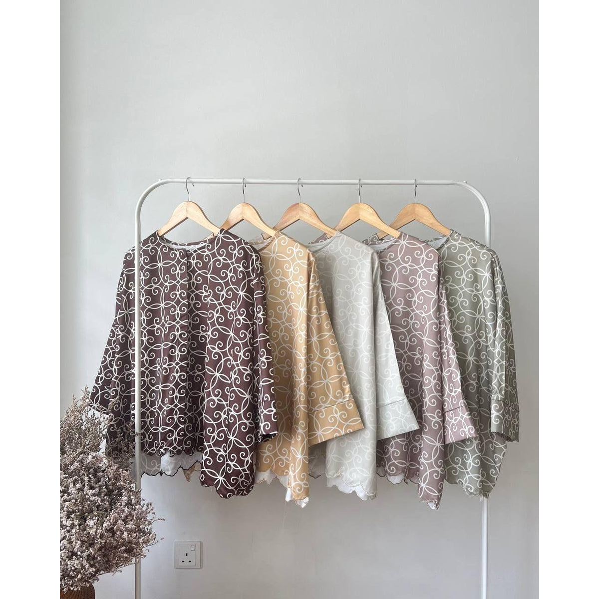 KESUMA BLOUSE BY PETIKITA CASUAL
