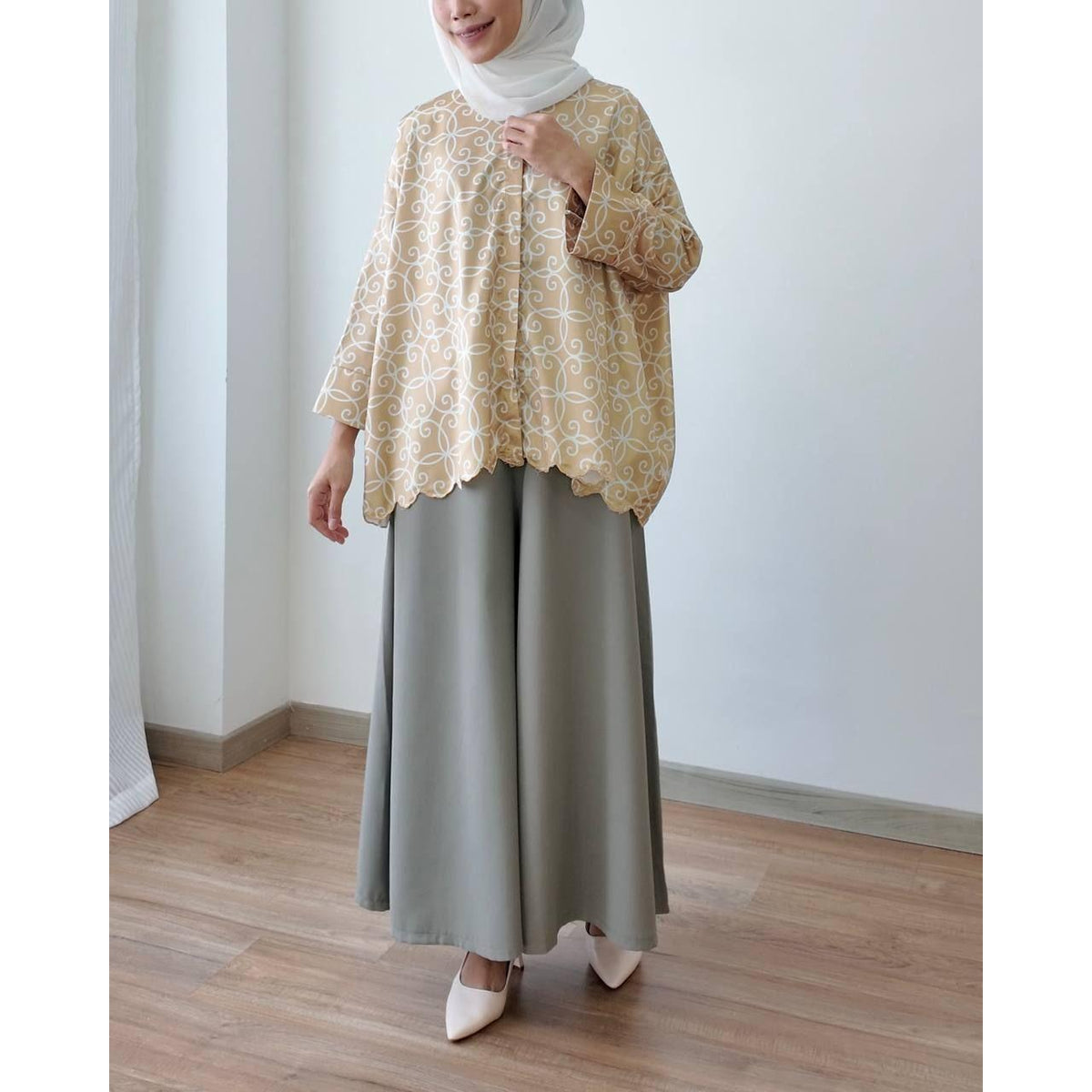 KESUMA BLOUSE BY PETIKITA CASUAL