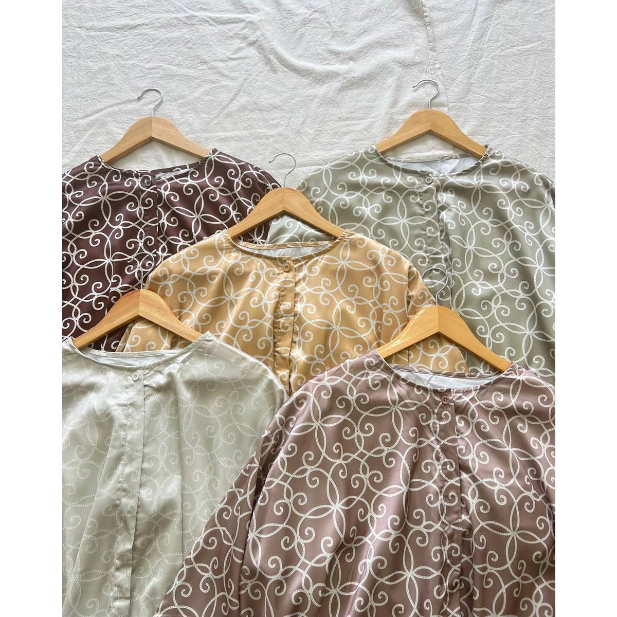 KESUMA BLOUSE BY PETIKITA CASUAL