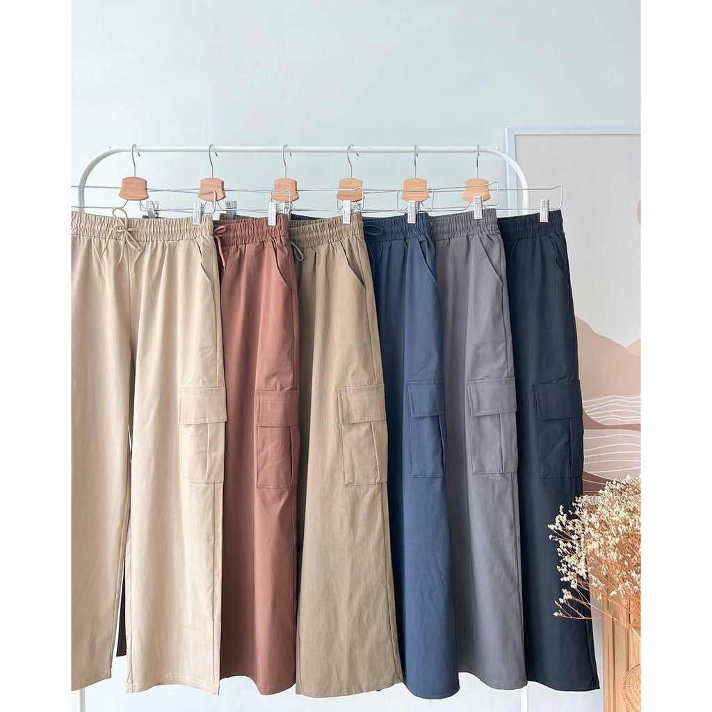 KENZI PANTS BY PETIKITA
