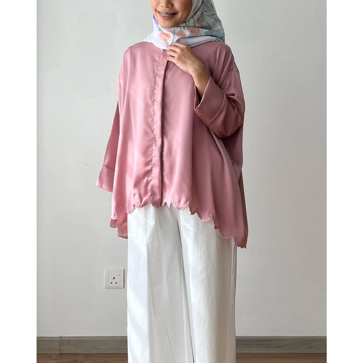 KEENA BLOUSE BY PETIKITA CASUAL