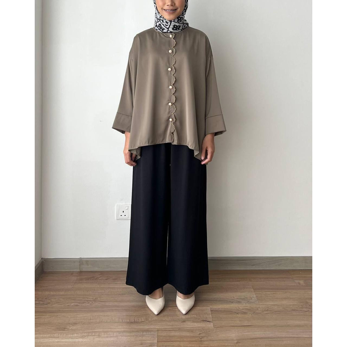 KALILA BLOUSE BY PETIKITA CASUAL