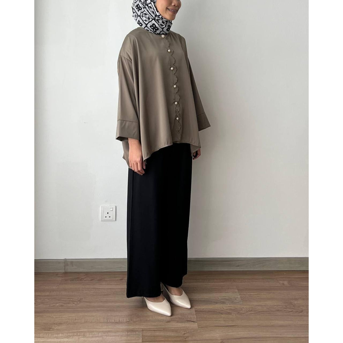 KALILA BLOUSE BY PETIKITA CASUAL