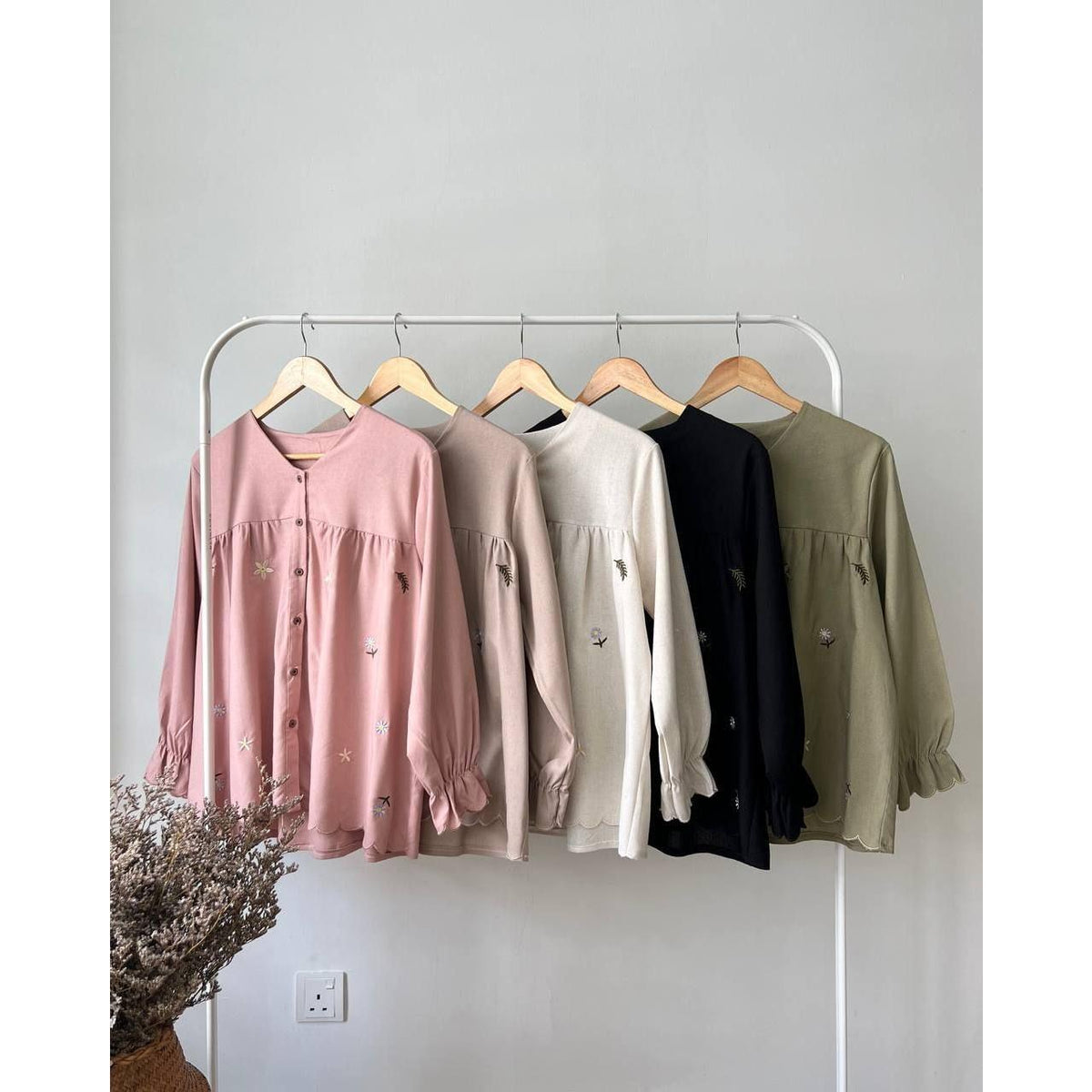 JUWITA BLOUSE BY PETIKITA CASUAL