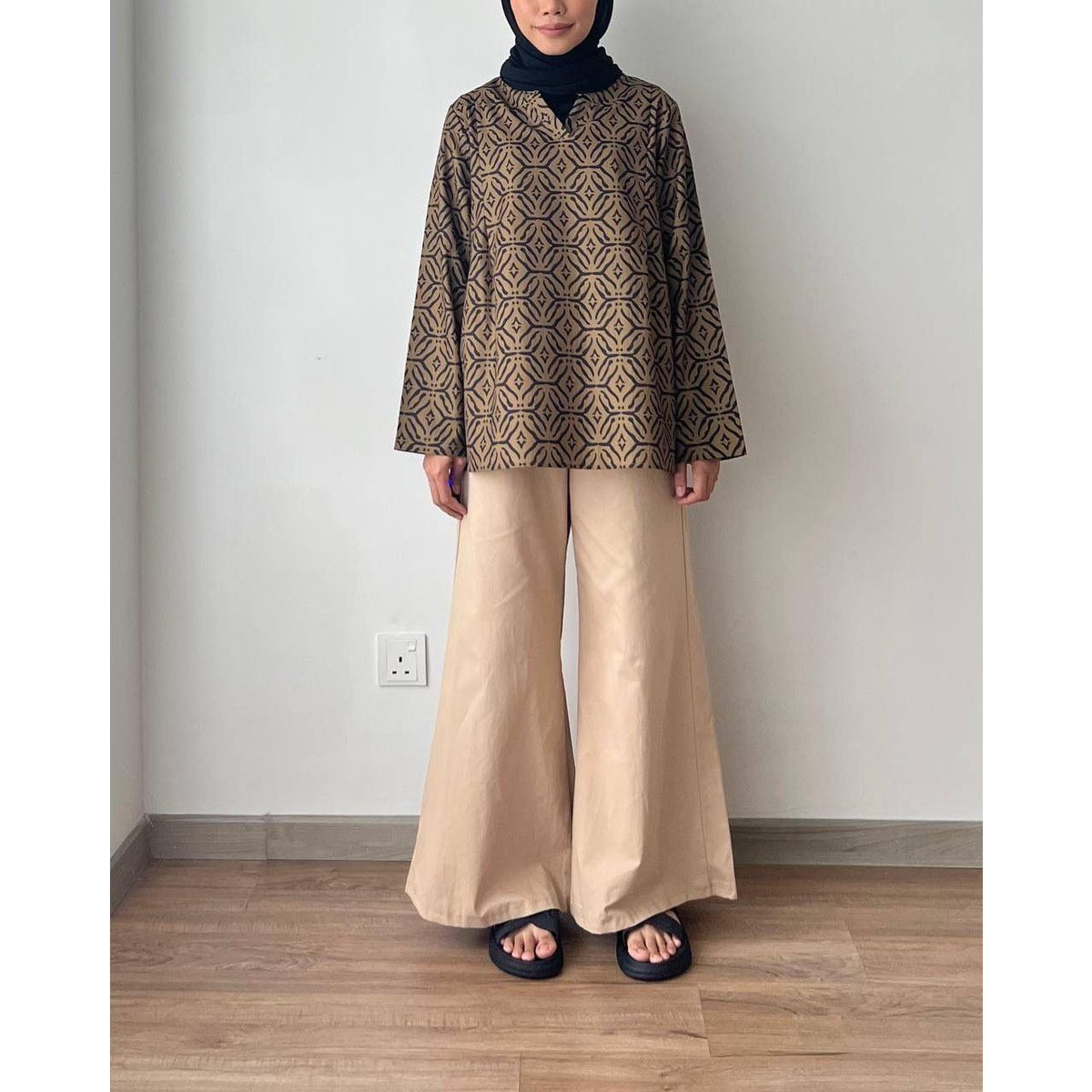 ISABEL BLOUSE BY PETIKITA