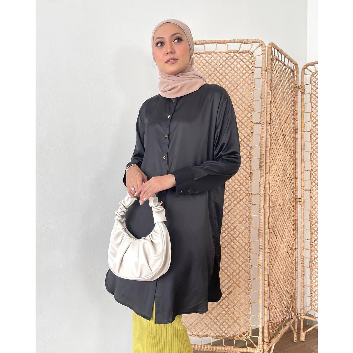 ILAYDA BLOUSE BY PETIKITA CASUAL