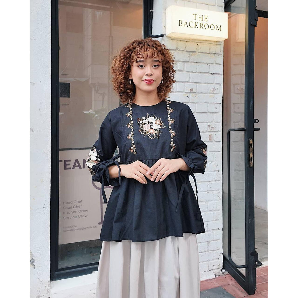 HUSNA BLOUSE BY PETIKITA CASUAL
