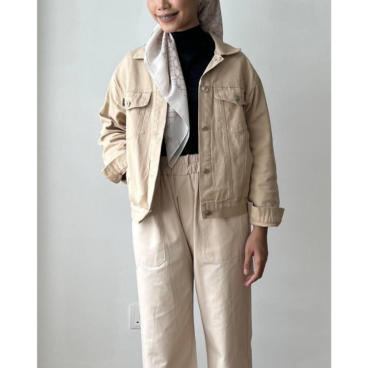 HALTER JACKET BY PETIKITA CASUAL