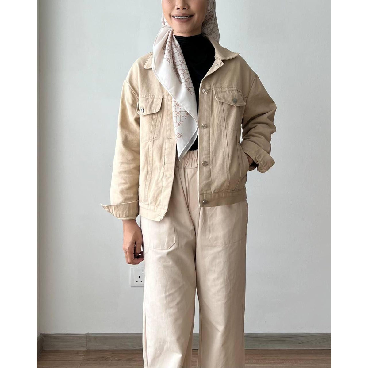 HALTER JACKET BY PETIKITA CASUAL