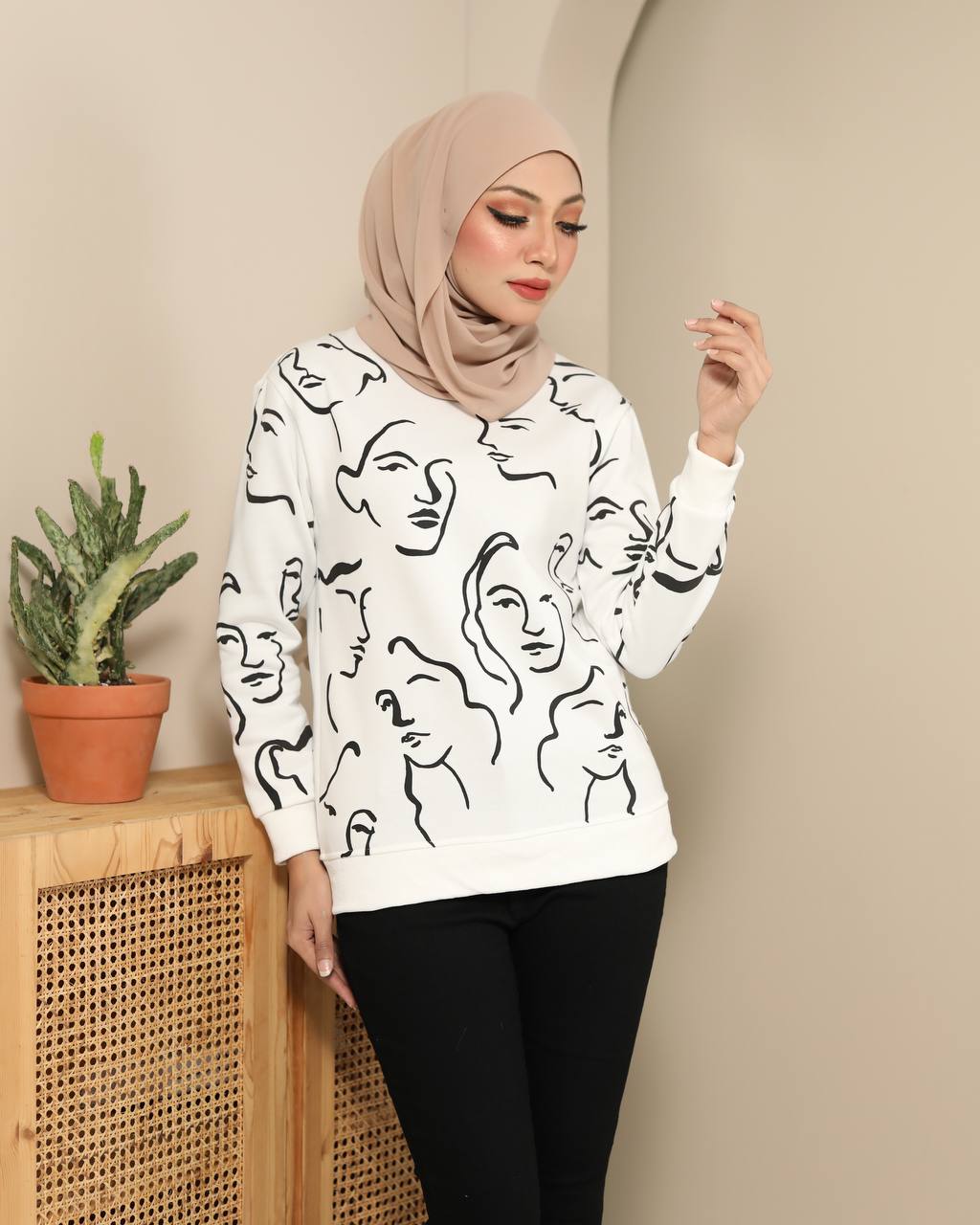 ODETTA TOPS BY PETIKITA CASUAL