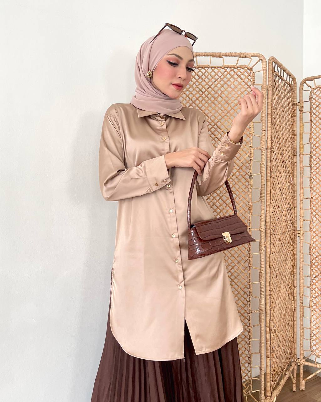 ILAYDA BLOUSE BY PETIKITA CASUAL