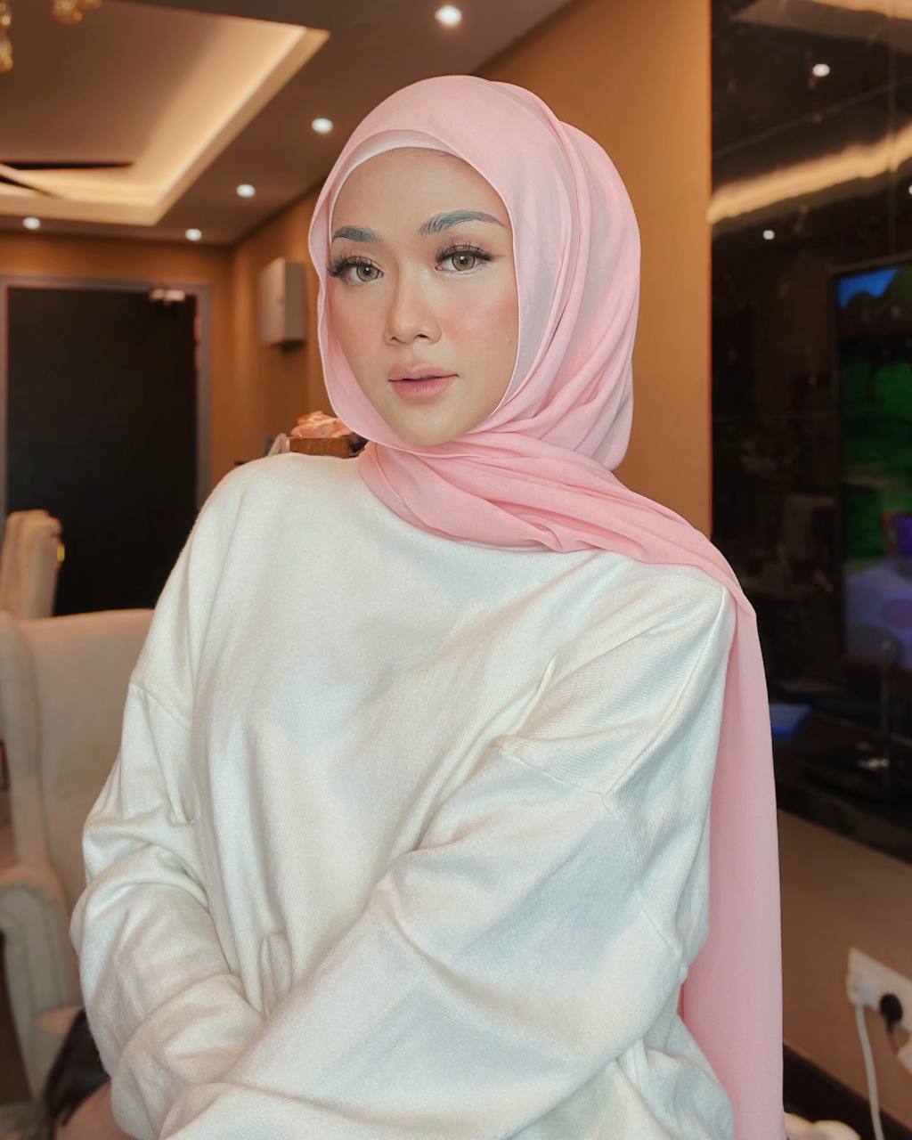 FLOWY SHAWL BY PETIKITAAA